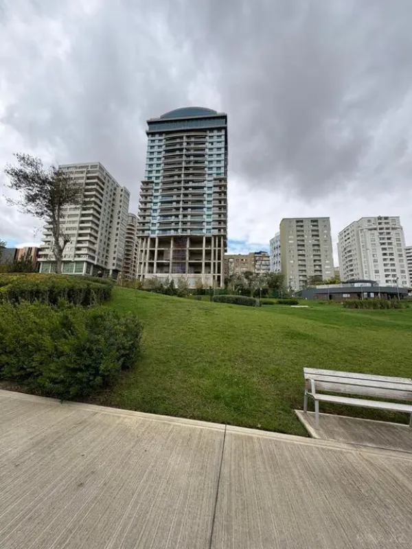 Satılır 4 otaqlı mənzil 192 m²