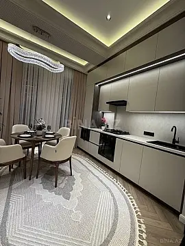 Kirayə verilir 2 otaqlı mənzil 108 m²