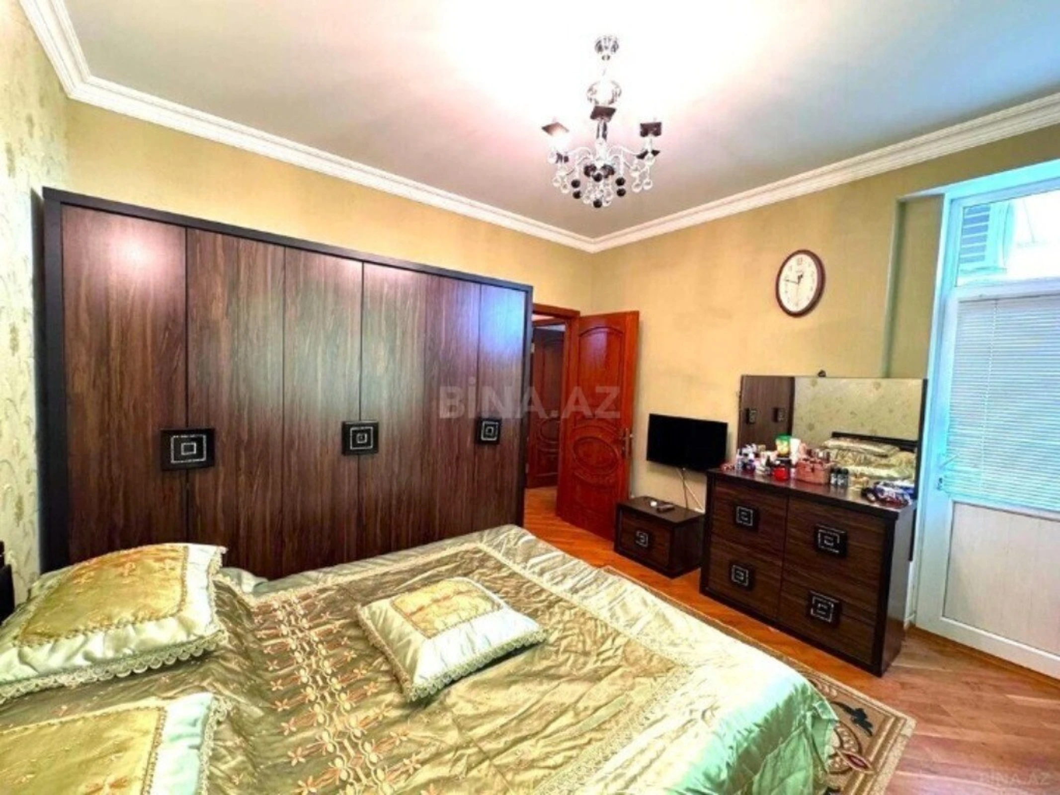Satılır 3 otaqlı mənzil 118 m²
