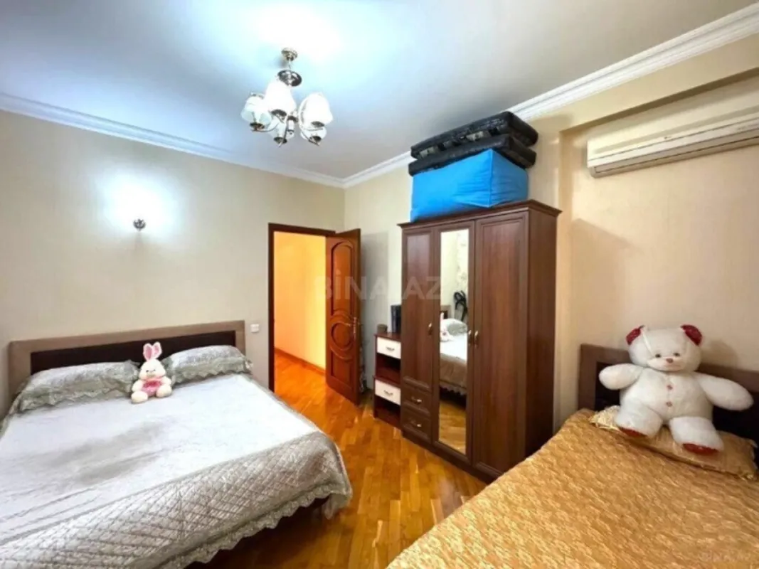 Satılır 3 otaqlı mənzil 118 m²