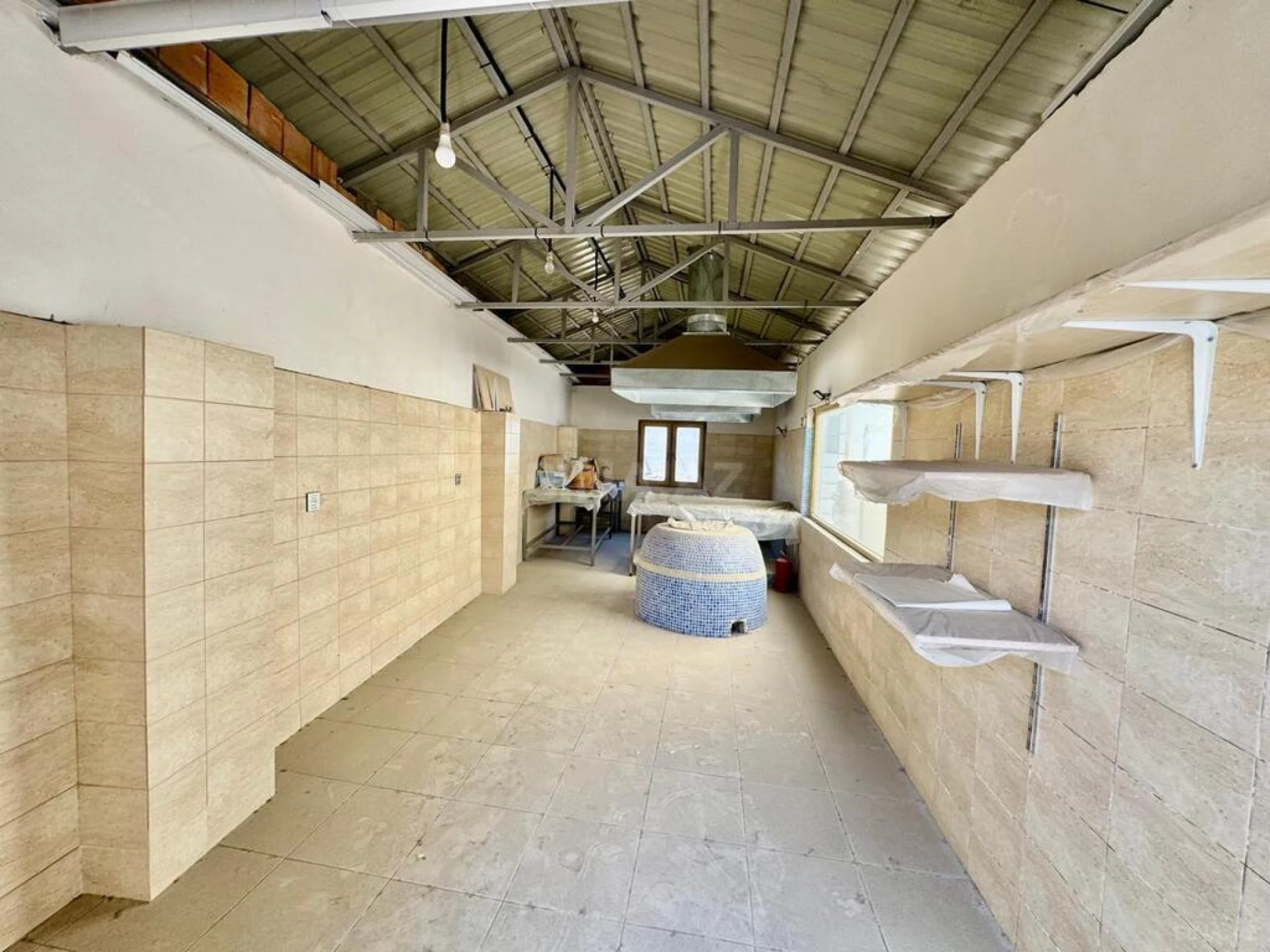 Satılır obyekt 500 m²