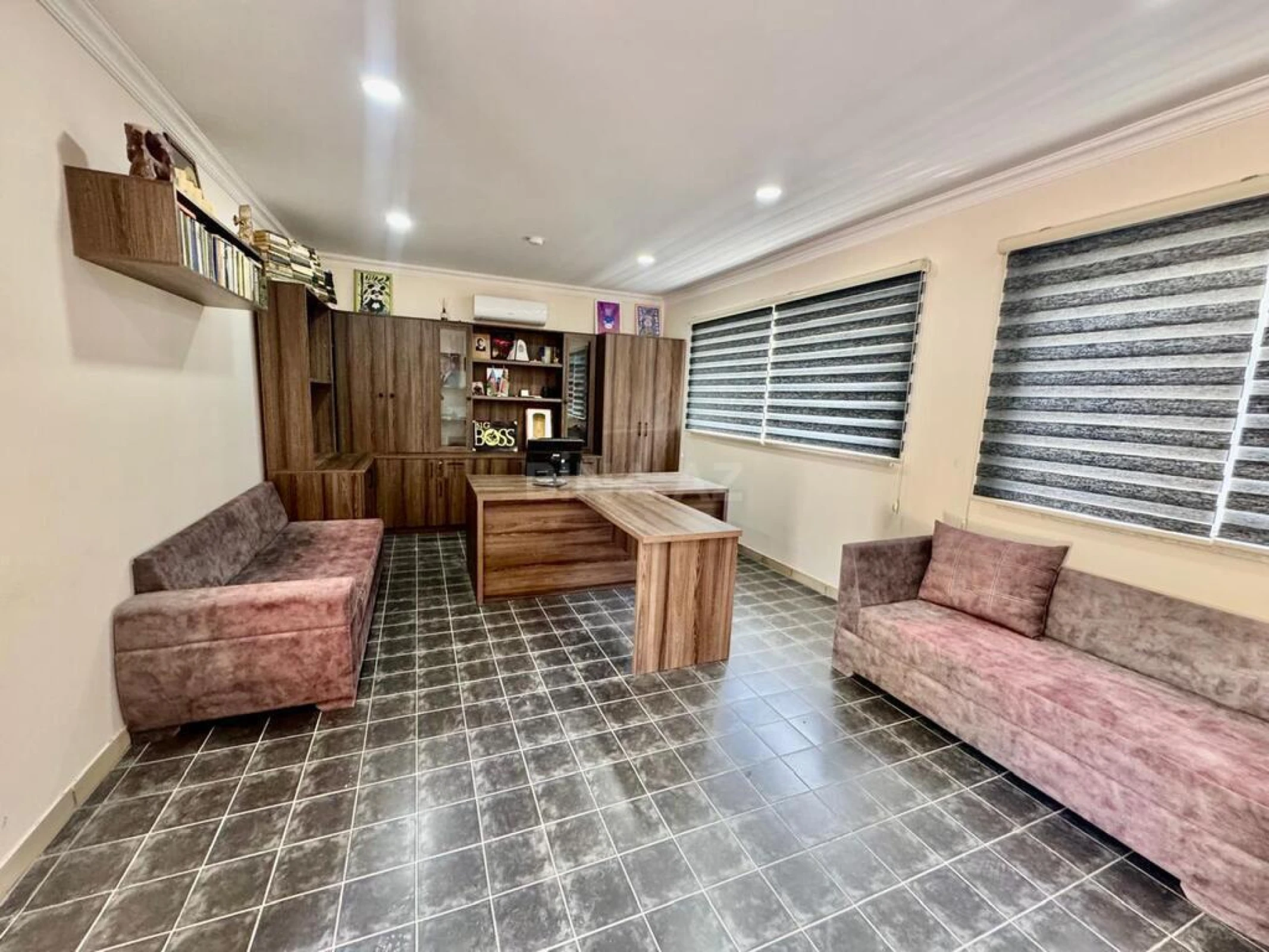 Satılır obyekt 500 m²