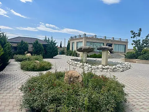 Satılır obyekt 500 m²