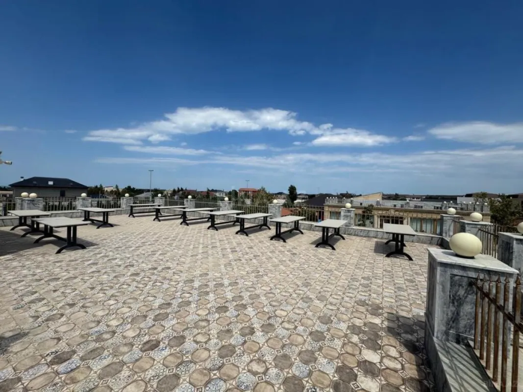 Satılır obyekt 500 m²