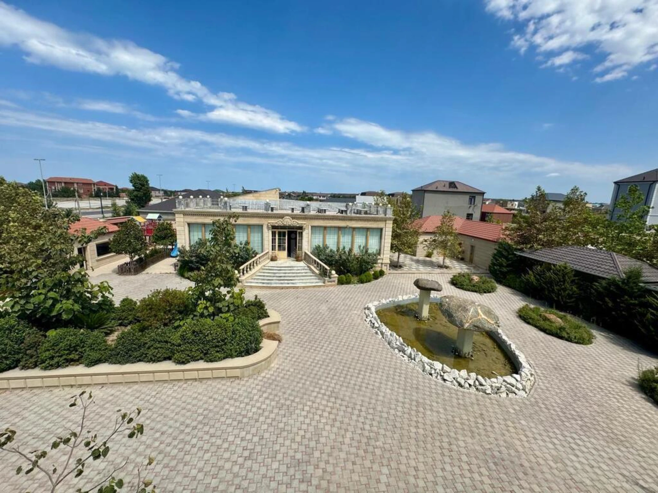 Satılır obyekt 500 m²