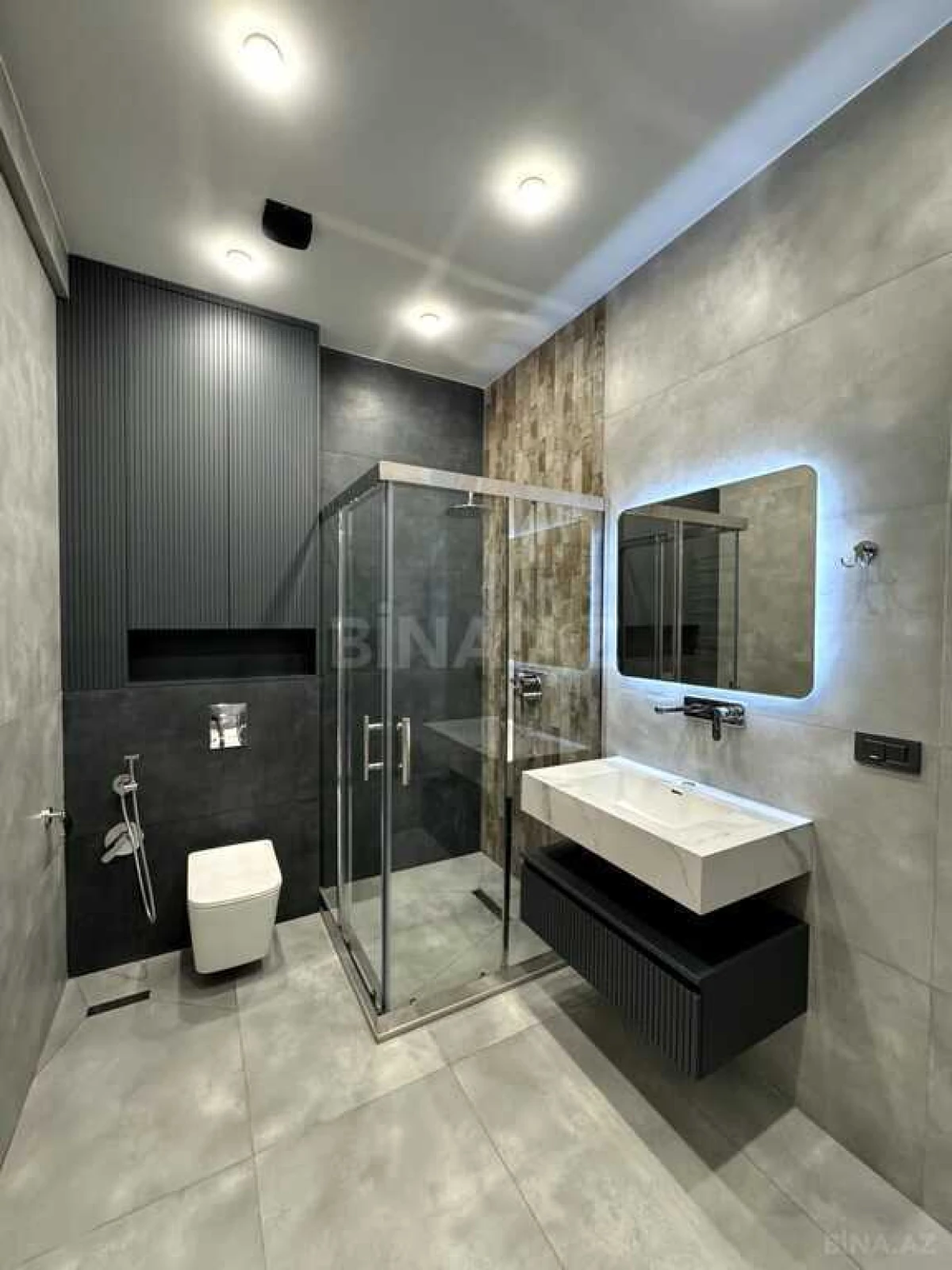 Satılır 2 otaqlı mənzil 70 m²