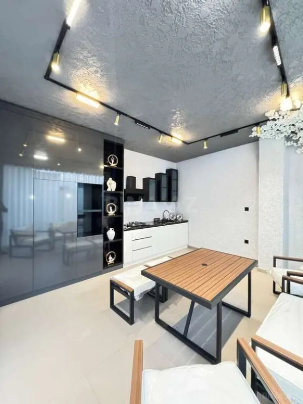 Satılır 4 otaqlı həyət evi 200 m²