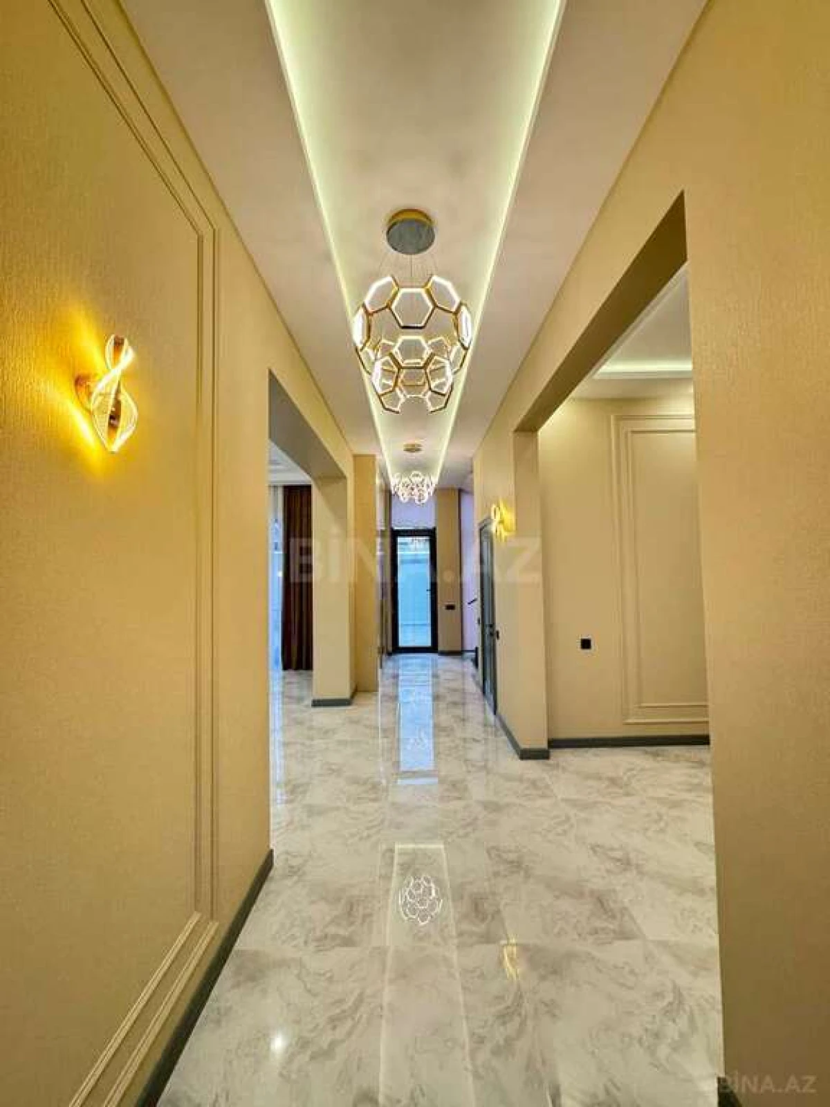 Satılır 4 otaqlı həyət evi 200 m²