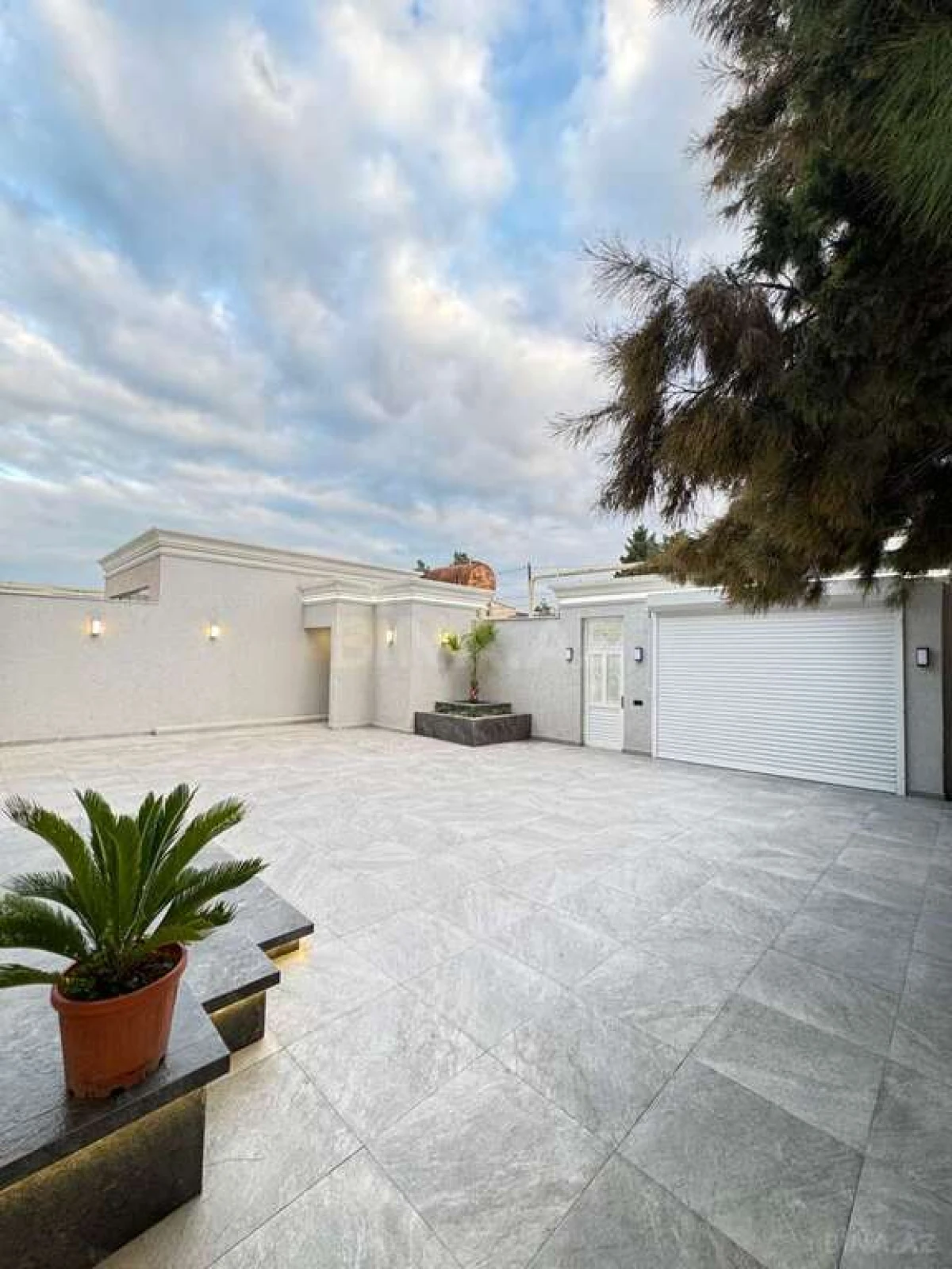 Satılır 4 otaqlı həyət evi 200 m²