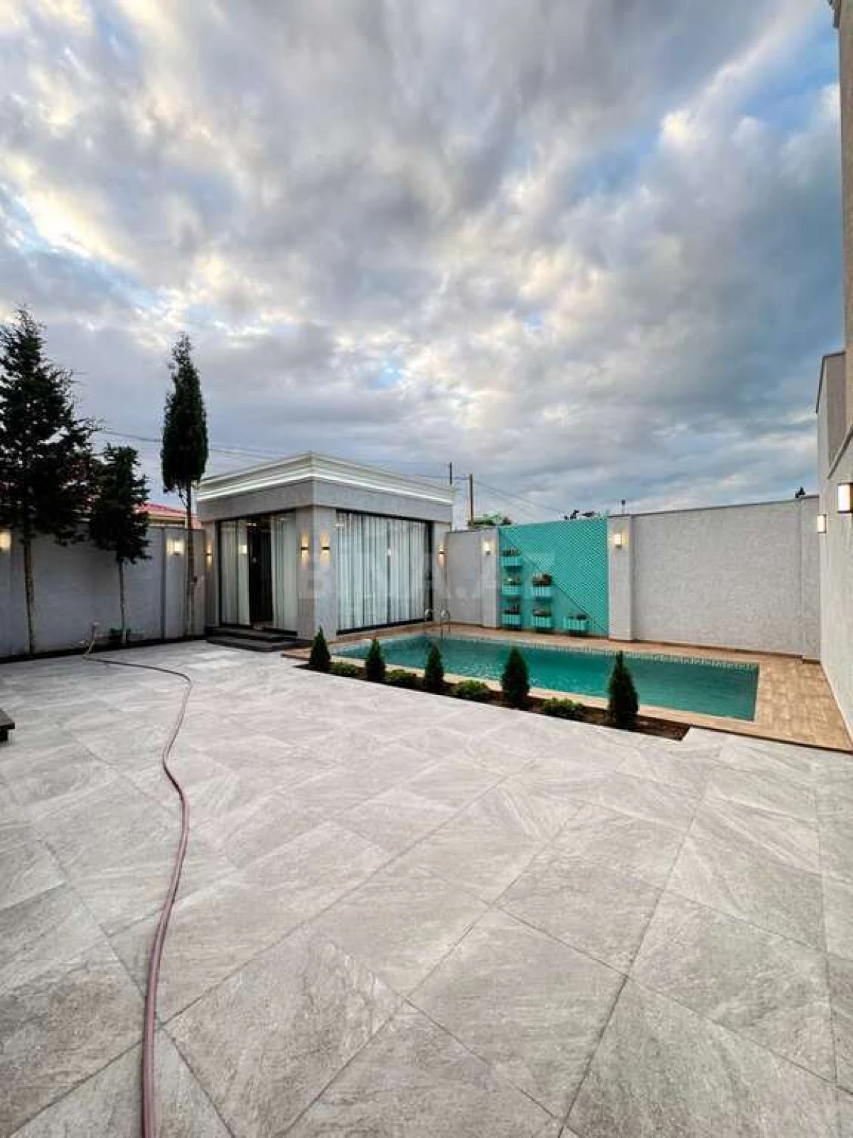 Satılır 4 otaqlı həyət evi 200 m²