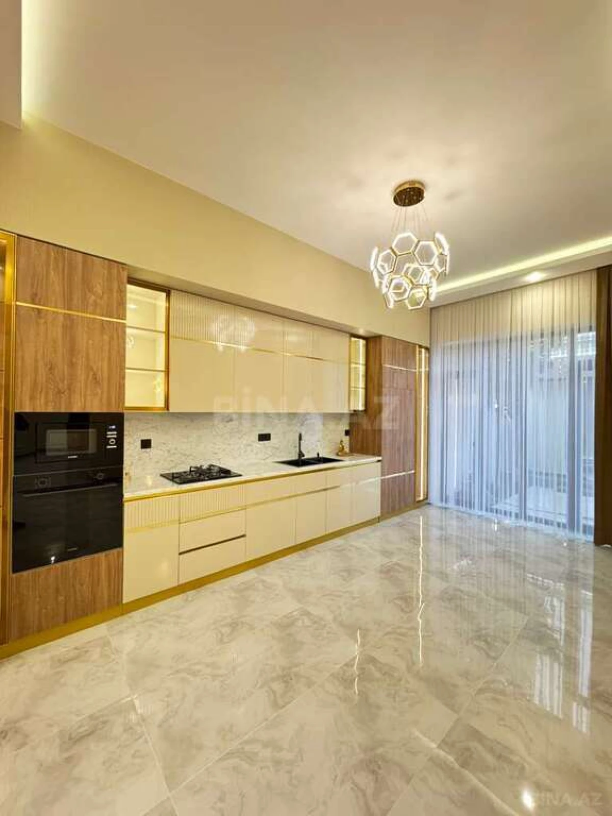 Satılır 4 otaqlı həyət evi 200 m²