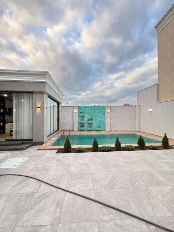 Satılır 4 otaqlı həyət evi 200 m²