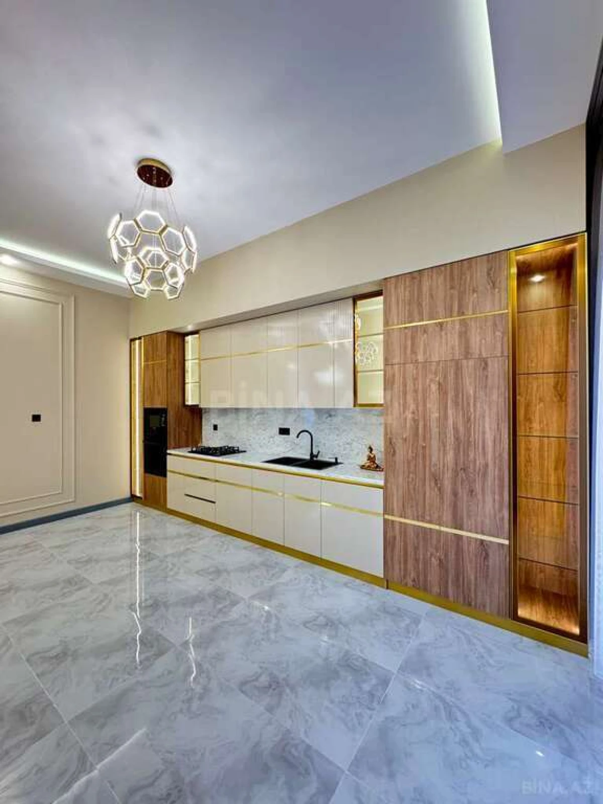 Satılır 4 otaqlı həyət evi 200 m²