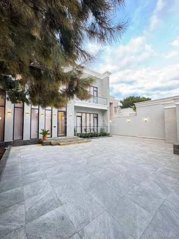 Satılır 4 otaqlı həyət evi 200 m²