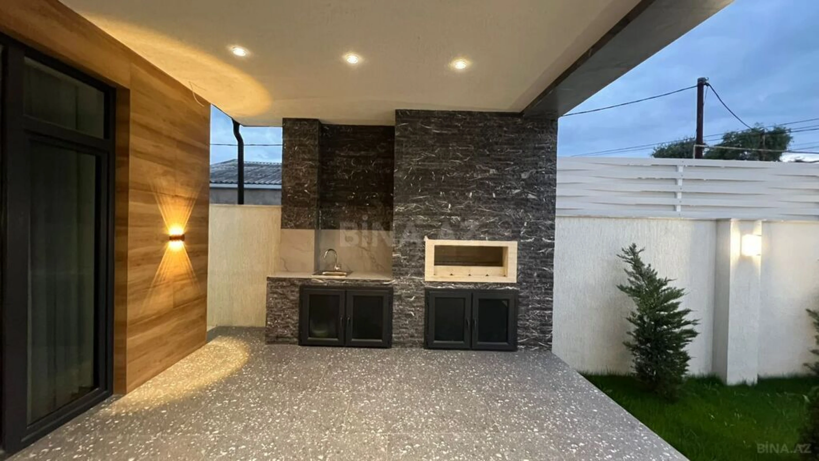 Satılır 4 otaqlı həyət evi 200 m²