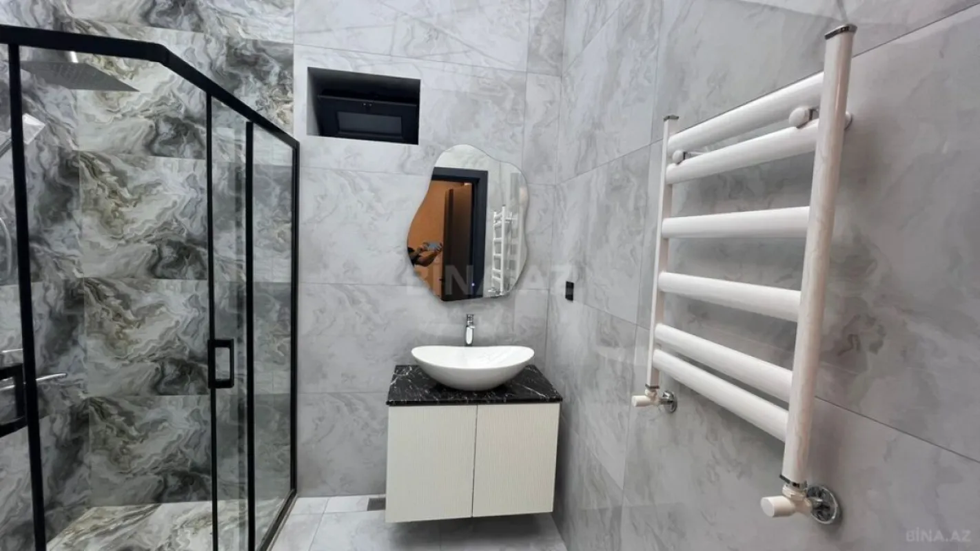 Satılır 4 otaqlı həyət evi 200 m²