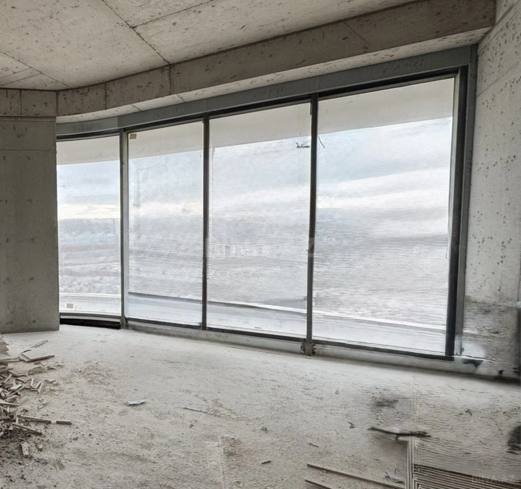 Satılır 7 otaqlı mənzil 395 m²