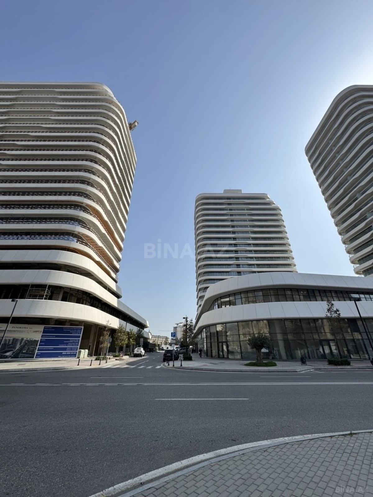 Satılır 7 otaqlı mənzil 395 m²