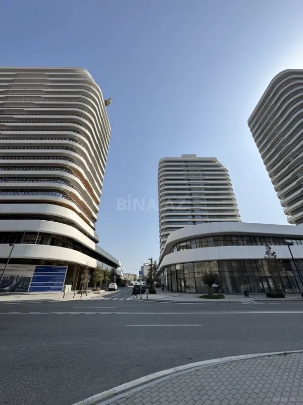 Satılır 7 otaqlı mənzil 395 m²