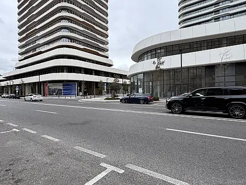 Satılır 7 otaqlı mənzil 395 m²