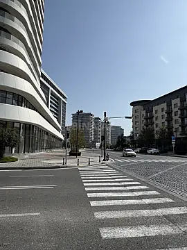 Satılır 7 otaqlı mənzil 395 m²