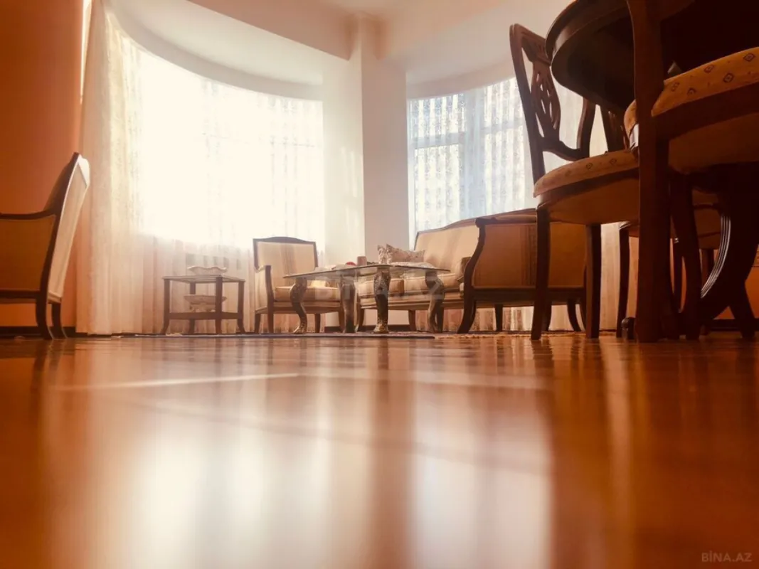 Satılır 2 otaqlı mənzil 95 m²
