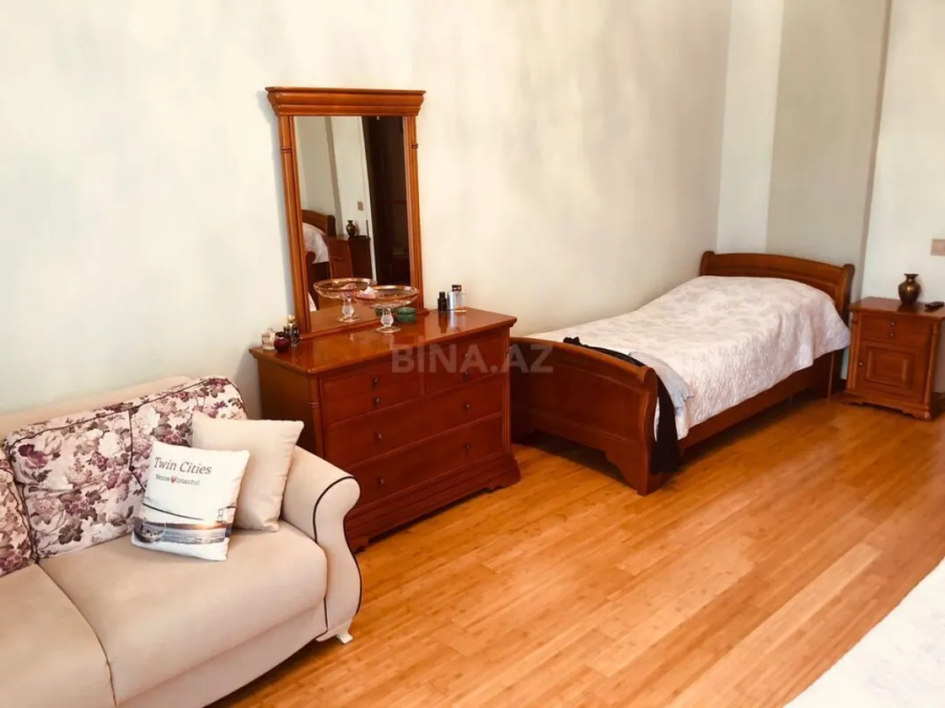 Satılır 2 otaqlı mənzil 95 m²