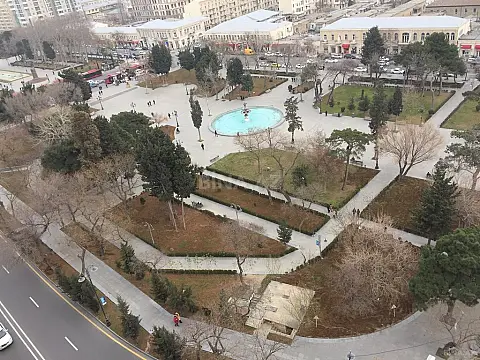 Satılır 2 otaqlı mənzil 95 m²