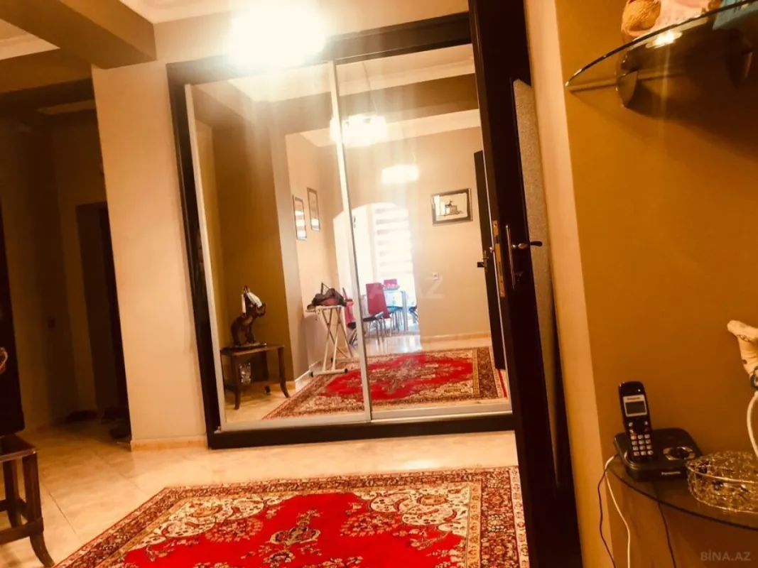 Satılır 2 otaqlı mənzil 95 m²