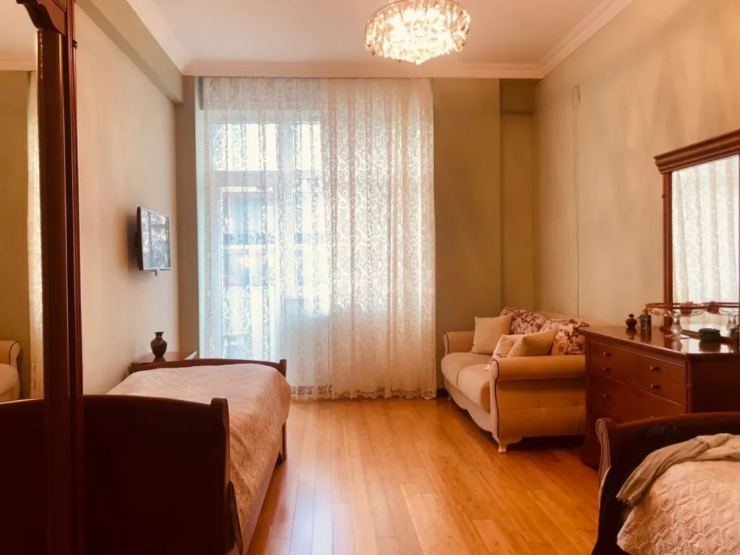 Satılır 2 otaqlı mənzil 95 m²