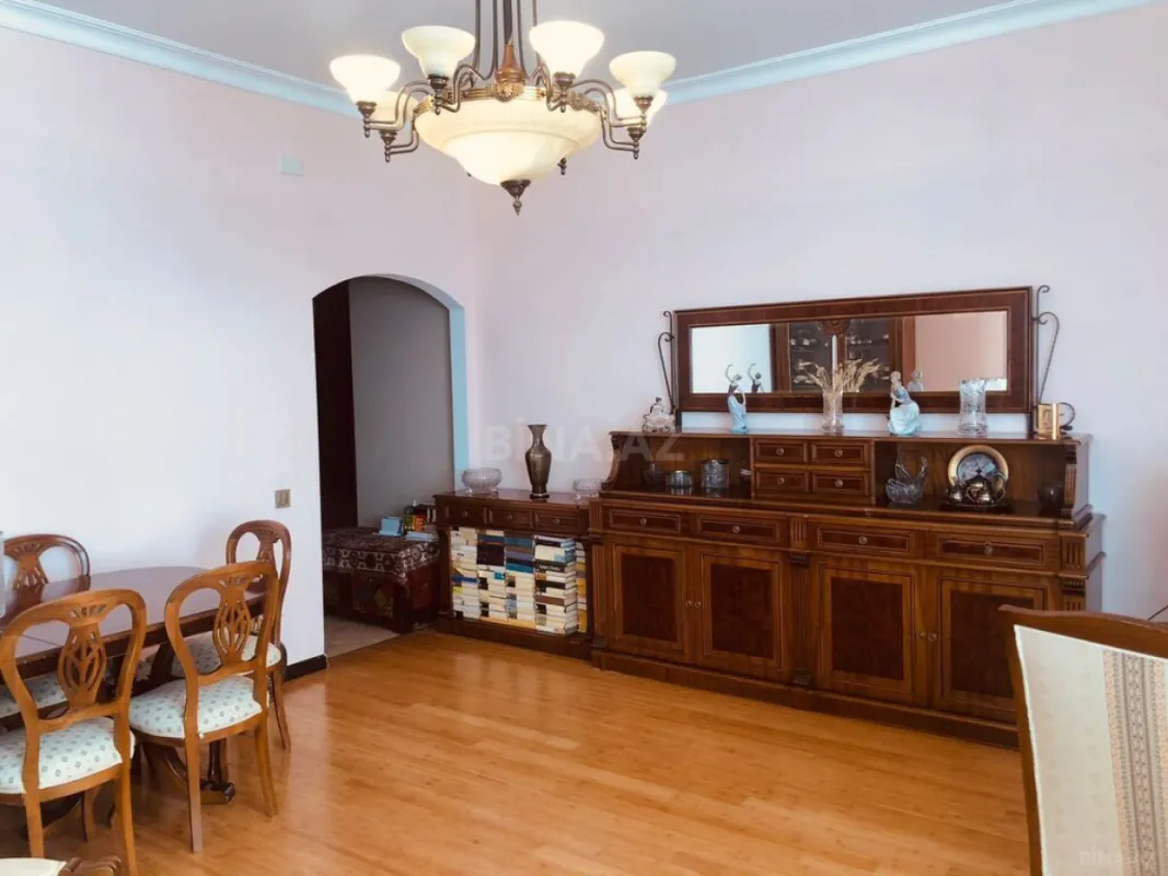 Satılır 2 otaqlı mənzil 95 m²