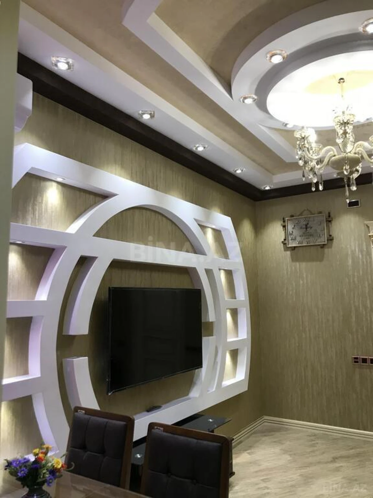 Kirayə verilir 2 otaqlı mənzil 75 m²