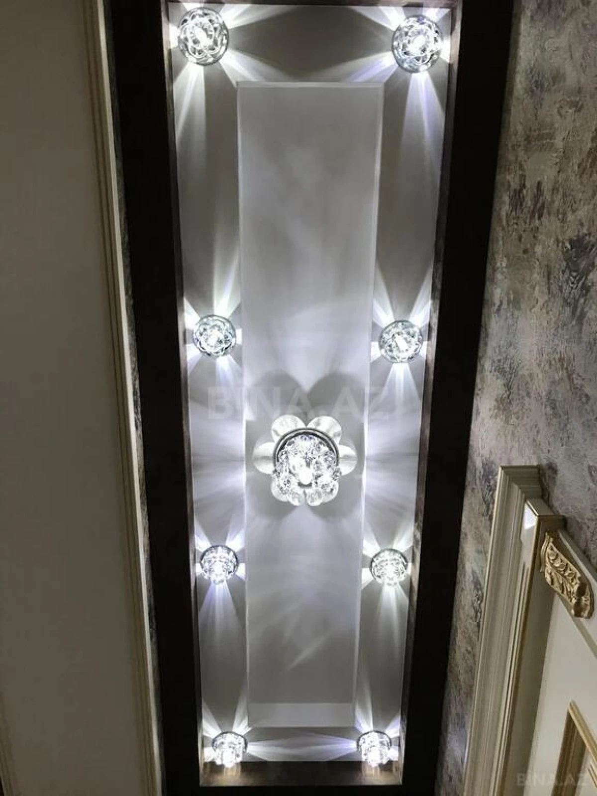 Kirayə verilir 2 otaqlı mənzil 75 m²