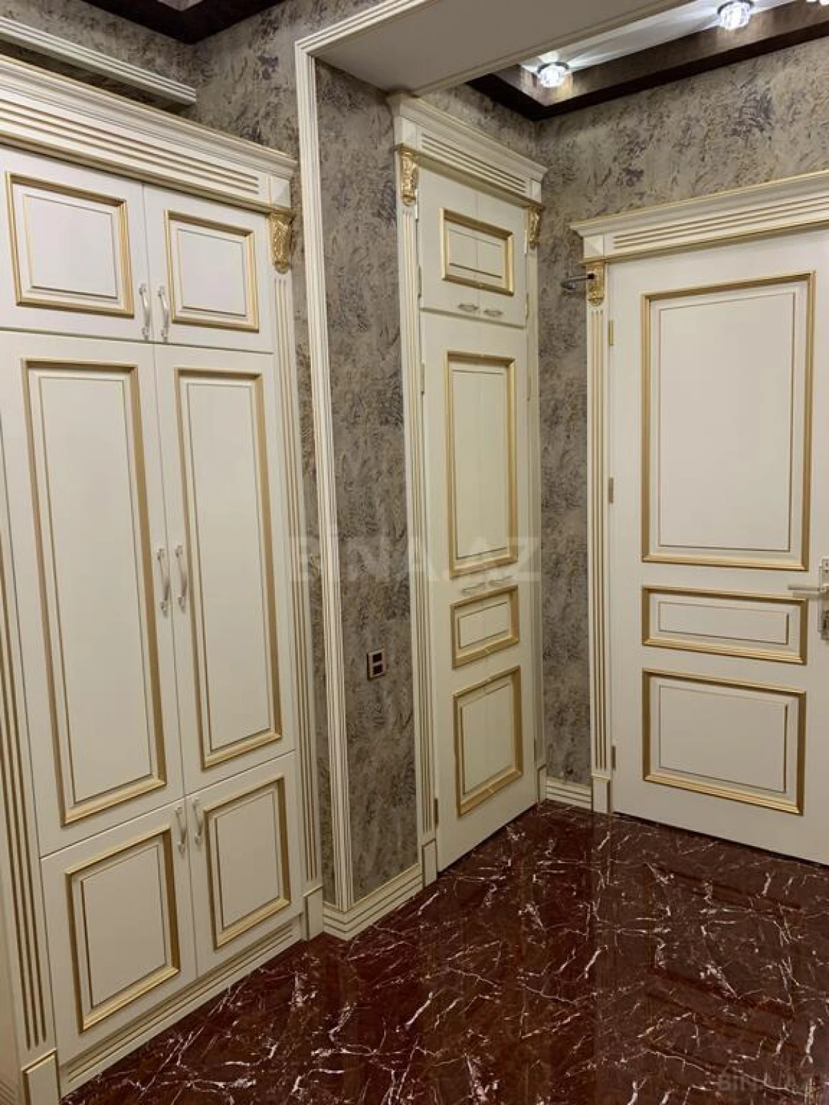 Kirayə verilir 2 otaqlı mənzil 75 m²