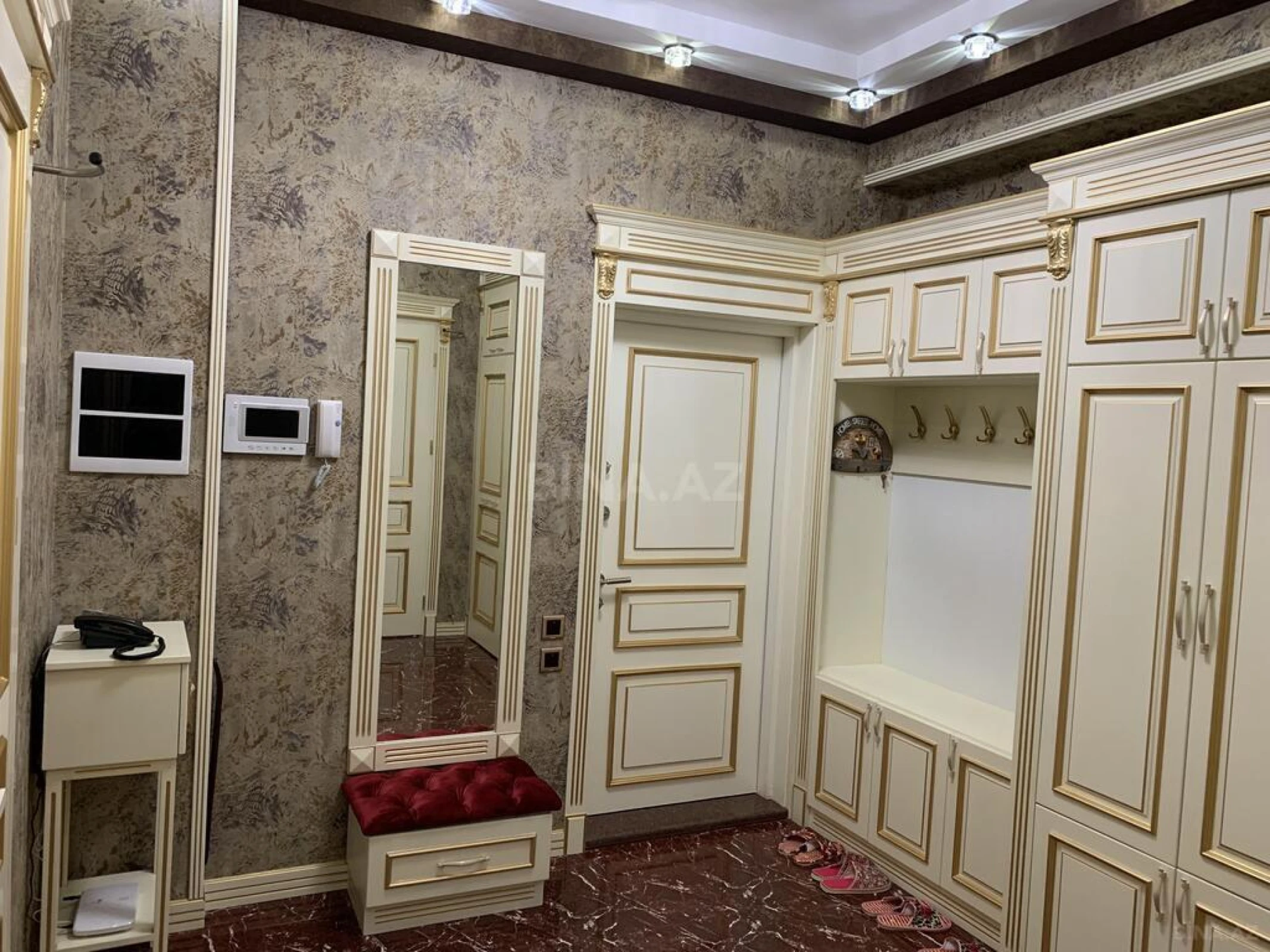 Kirayə verilir 2 otaqlı mənzil 75 m²