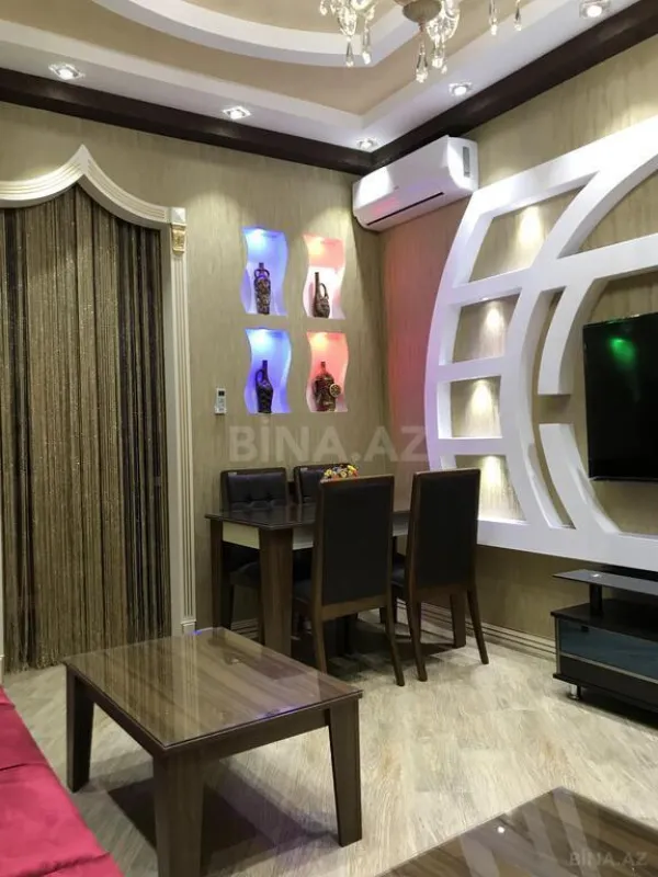 Kirayə verilir 2 otaqlı mənzil 75 m²
