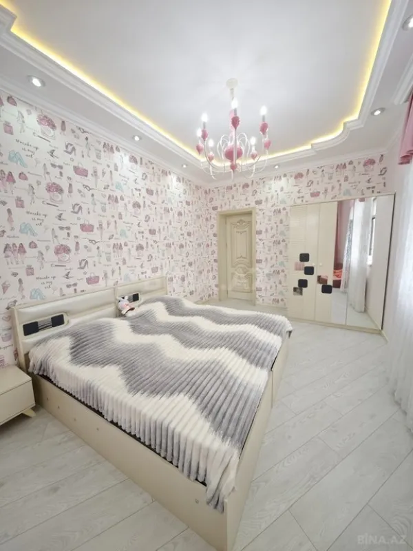 Satılır 8 otaqlı həyət evi 380 m²