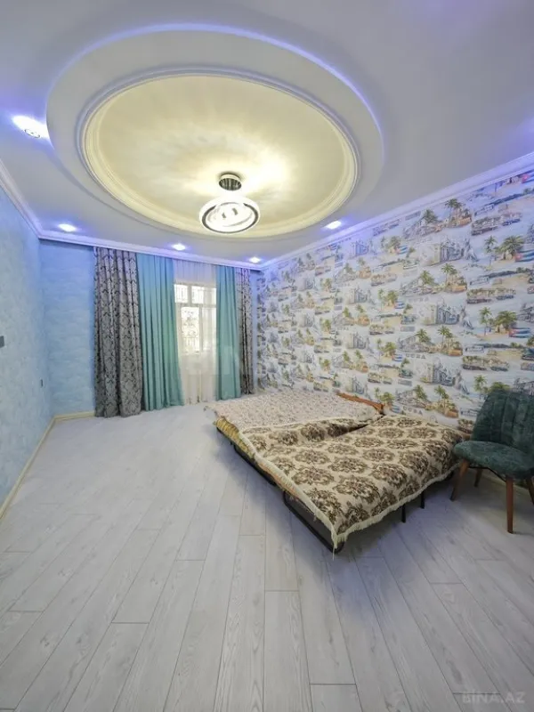 Satılır 8 otaqlı həyət evi 380 m²