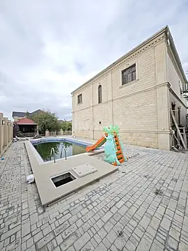 Satılır 8 otaqlı həyət evi 380 m²