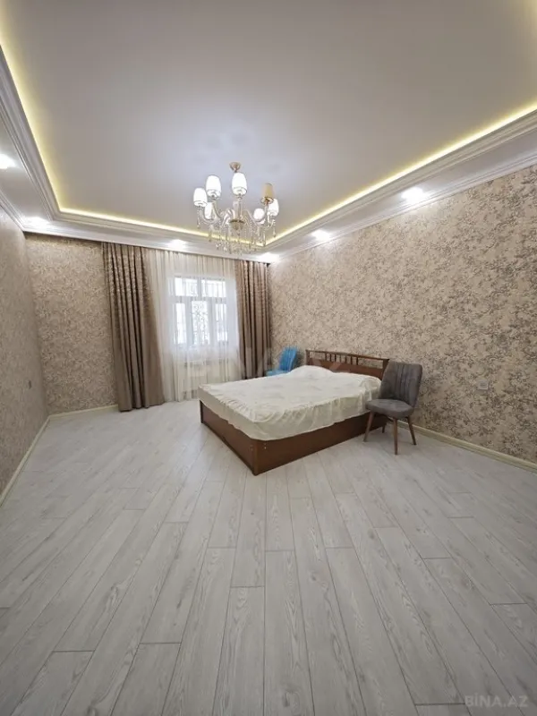Satılır 8 otaqlı həyət evi 380 m²