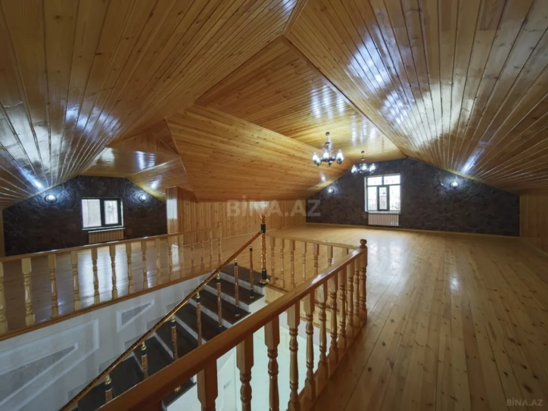 Satılır 8 otaqlı həyət evi 380 m²