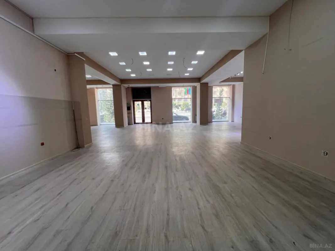 Satılır obyekt 180 m²