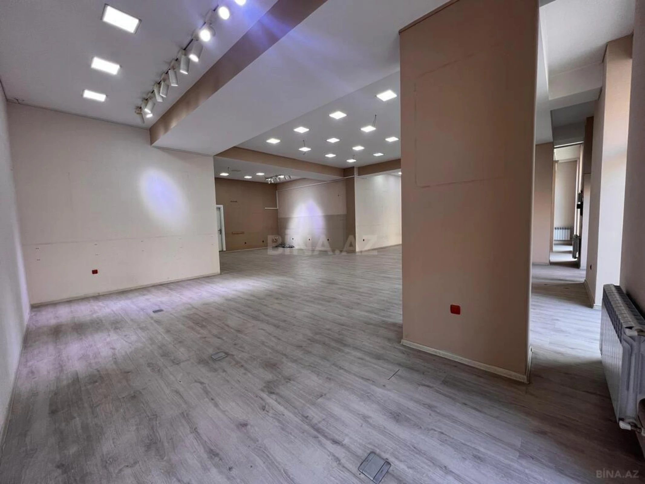 Satılır obyekt 180 m²