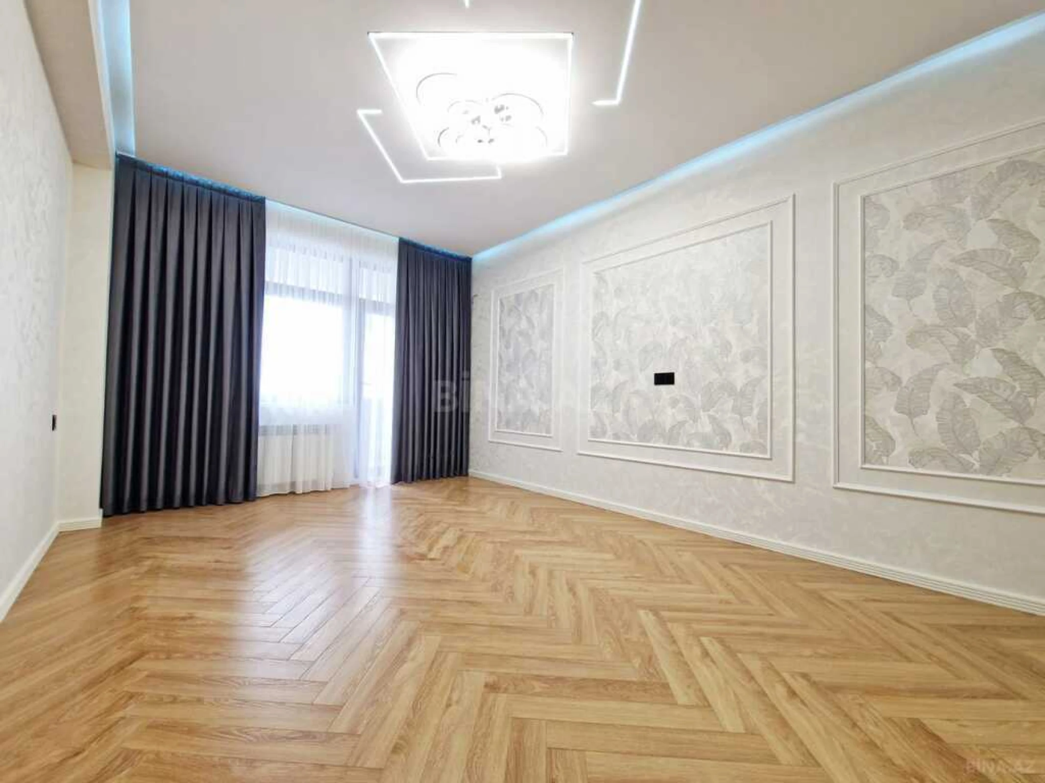 Satılır 3 otaqlı mənzil 141 m²