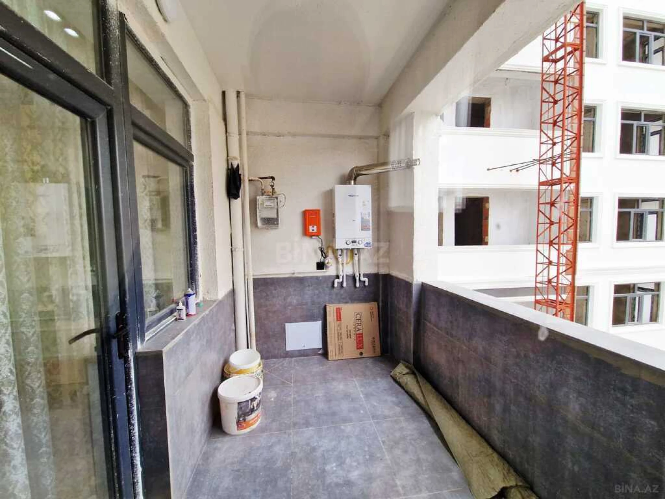 Satılır 3 otaqlı mənzil 141 m²