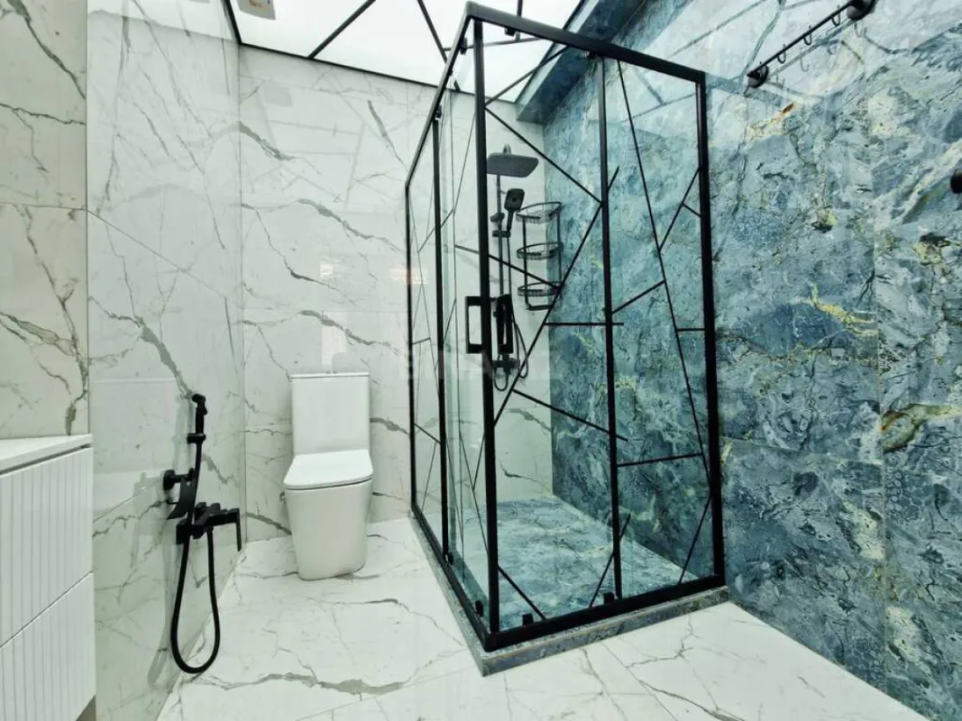 Satılır 3 otaqlı mənzil 141 m²