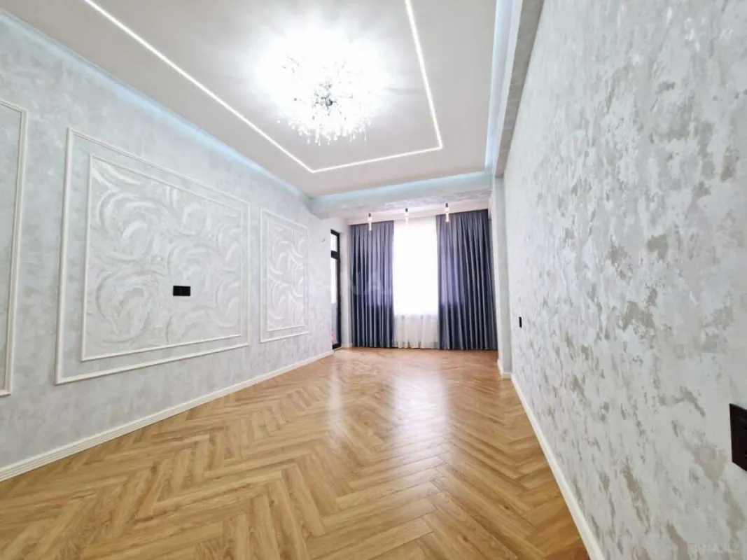 Satılır 3 otaqlı mənzil 141 m²