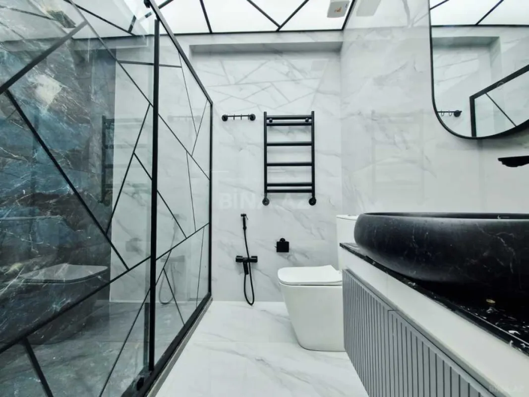 Satılır 3 otaqlı mənzil 141 m²