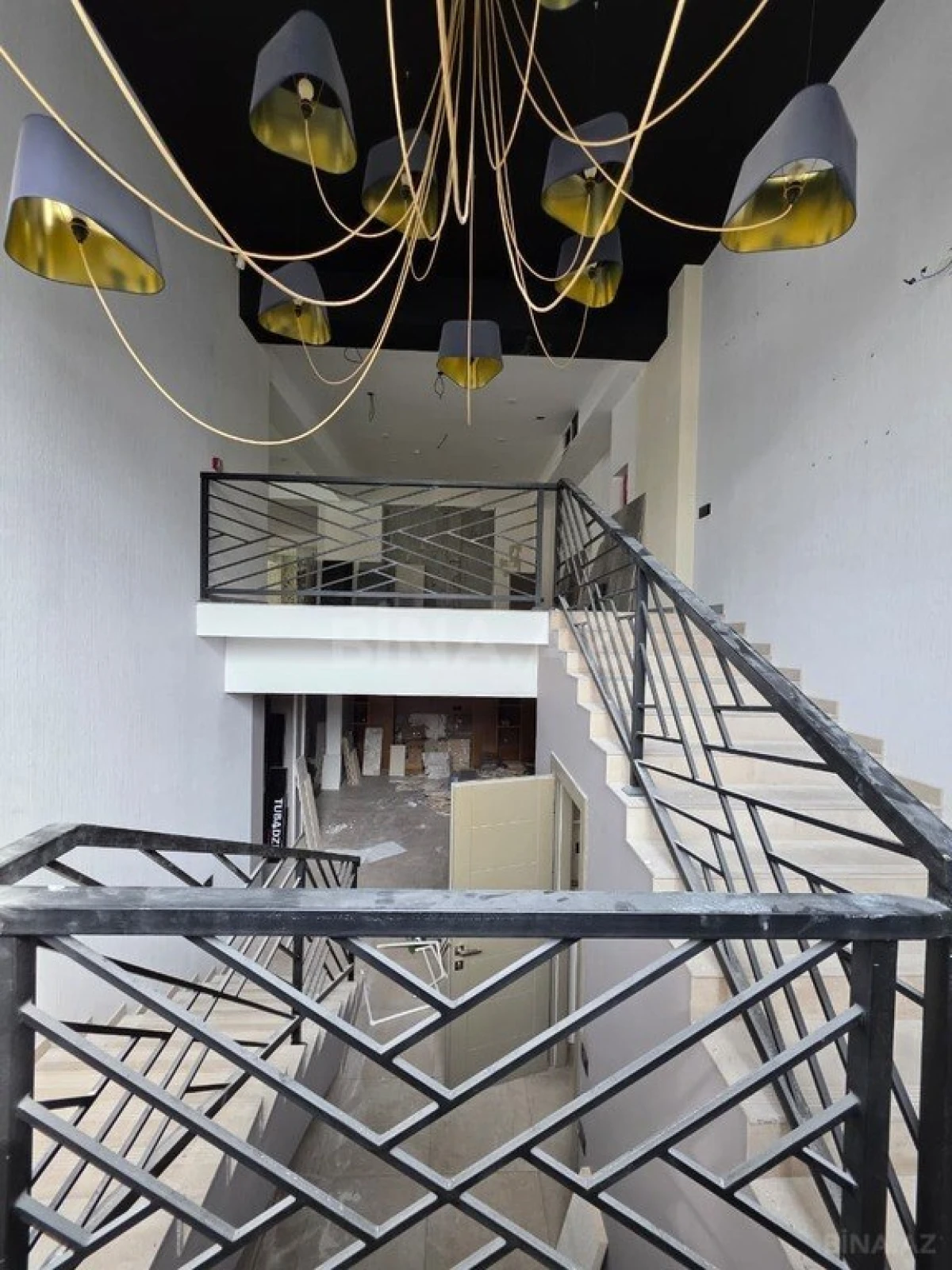 Satılır obyekt 650 m²