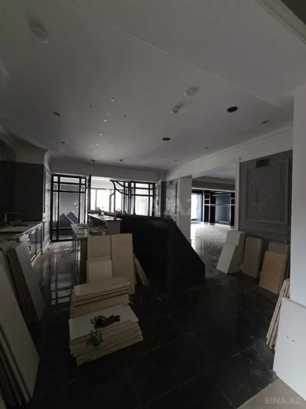 Satılır obyekt 650 m²